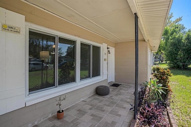 504 Hedge Row Rd, Brandon, FL 33510 - photo 4