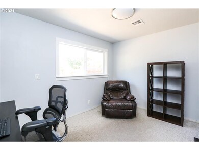 2375 Palmer Ave, Eugene, OR 97401 - photo 7