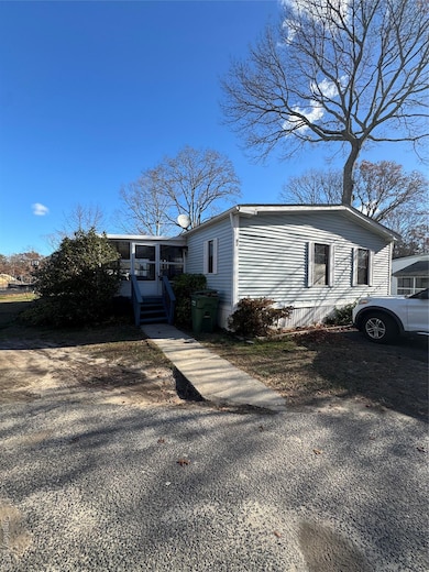 92 Willow Dr, East Quogue, NY 11942 - photo 3