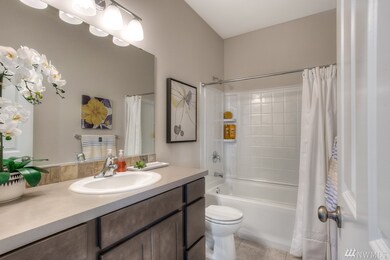 109 Walnut Ave SW unit 8, Orting, WA 98360 - photo 3