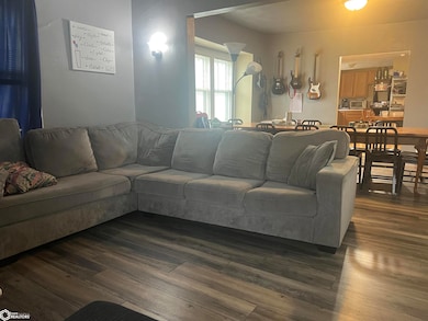 103 W Saunders St, Mount Pleasant, IA 52641 - photo 3