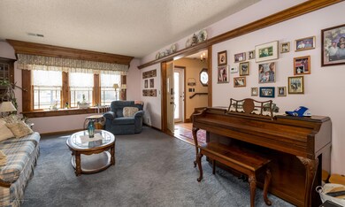 19 Eric Dr (2 of 23)