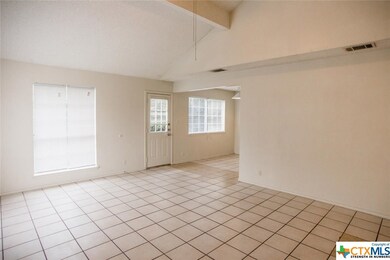 109 Crest Dr unit 111, San Marcos, TX 78666 - photo 2