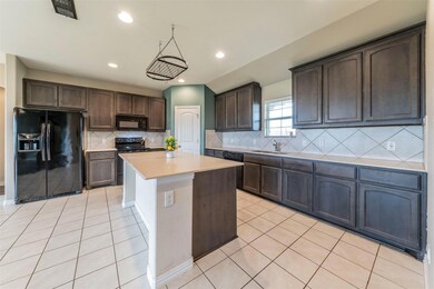 182 Live Oak Ln, Decatur, TX 76234 - photo 2