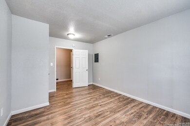 506 Carol Crest St, San Antonio, TX 78220 - photo 6