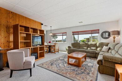 07 - Living Area