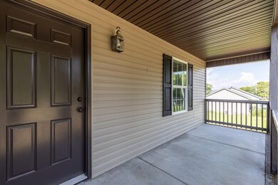 102 Beechwood Ln, Shelbyville, TN 37160 - photo 2