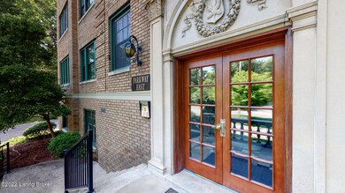 1360 Eastern Pkwy unit 8, Louisville, KY 40204 - photo 3