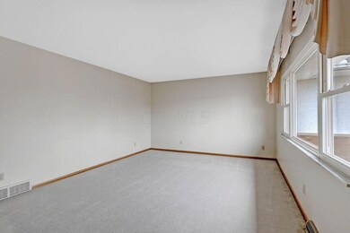 5666 Lindenwood Rd, Columbus, OH 43229 - photo 4