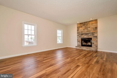 35421 Gosling Ln, Locust Grove, VA 22508 - photo 6