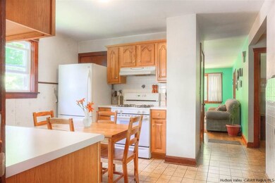 401 Crescent Ave, Highland, NY 12528 - photo 4