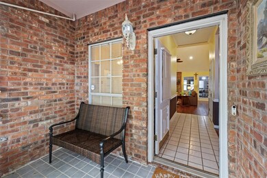 105 Bonita Dr, Granbury, TX 76049 - photo 4