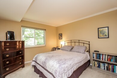 009-Master_Bedroom-2044404-large