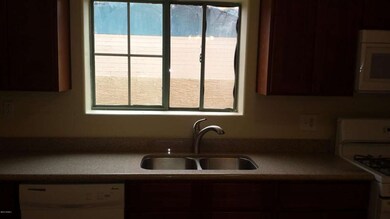 4422 W Cheery Lynn Rd unit * WOW, Phoenix, AZ 85031 - photo 6