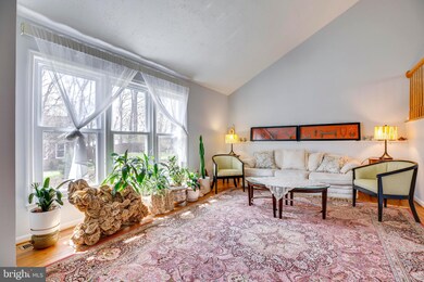 4302 Birch Pond Ln, Fairfax, VA 22033 - photo 2