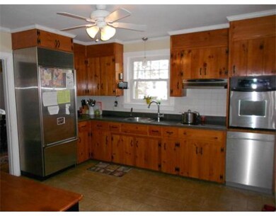 32 Daniels St unit 32, Hopedale, MA 01747 - photo 5