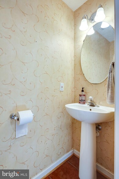 9741 Morningview Cir, Perry Hall, MD 21128 - photo 3