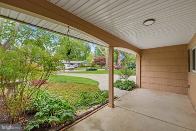 3908 Conifer Ln, Bowie, MD 20715 - photo 5