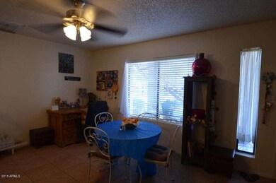 Living room/ Dining room