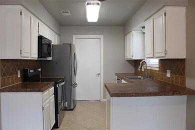 712 Mountain Laurel Ln, Bedford, TX 76021 - photo 7