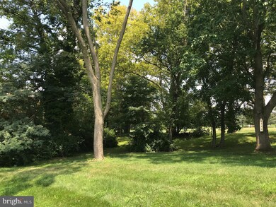 1915 Yorktown N, Norristown, PA 19403 - photo 5