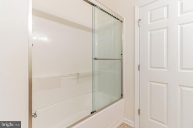 11 Davis Rd unit 7, Phoenixville, PA 19460 - photo 3