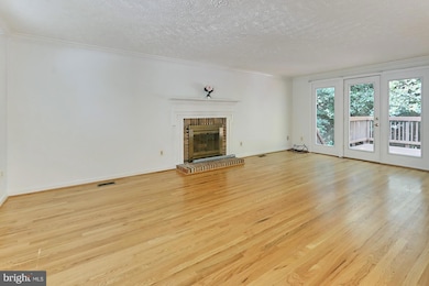 15069 Holleyside Dr, Dumfries, VA 22025 - photo 5