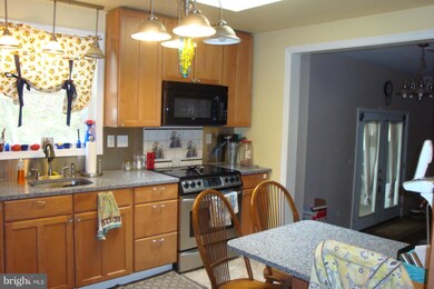 526 Edric Dr, Linthicum Heights, MD 21090 - photo 6