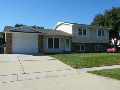 1308 Fleur Dr, Waterloo, IA 50701 - photo 4