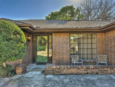 4005 Aragon Dr, Fort Worth, TX 76133 - photo 3