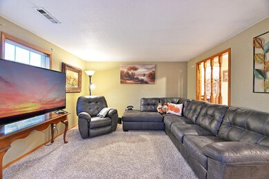 108 Daffney Ct, Central Point, OR 97502 - photo 4