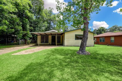 7432 Yoe St, Houston, TX 77016 - photo 2