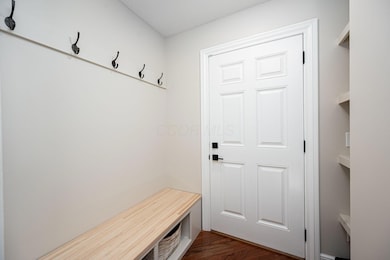 20-web-or-mls-3216 S three 020