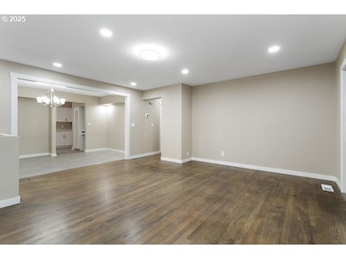 4565 NE 86th Ave, Portland, OR 97220 - photo 6