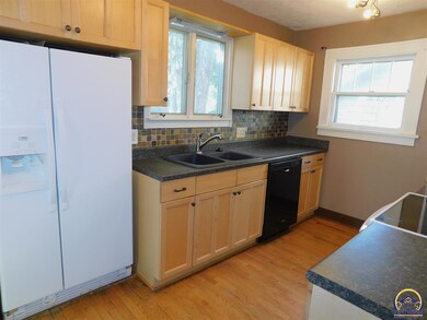 1409 SW Campbell Ave, Topeka, KS 66604 - photo 6