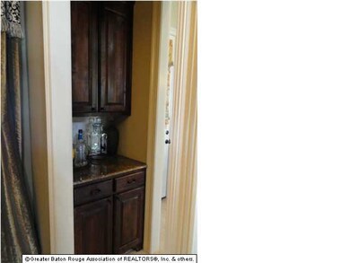 Butler's panty in between dining and kitchen