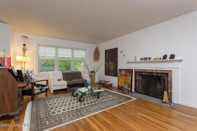 9 Windsor Ln Cos Cob CT 06807-large-008-