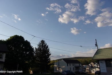 27 W 2nd St, Jim Thorpe, PA 18229 - photo 2