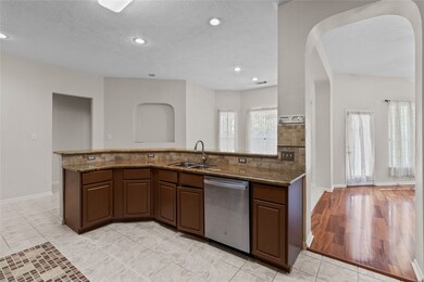 Lots of room on the breakfast bar