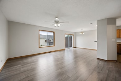 3712 Stoneview Cir SW unit 3712, Cedar Rapids, IA 52404 - photo 2