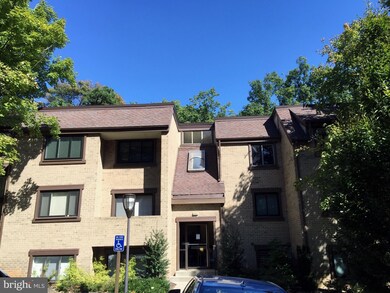 1635 Parkcrest Cir unit 301, Reston, VA 20190 - photo 2