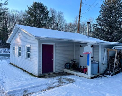 340 E Proctor Rd, Center Rutland, VT 05736 - photo 4