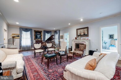 8300 Twin Forks Ln, Chevy Chase, MD 20815 - photo 4