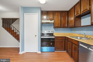 10258 Quiet Pond Terrace, Burke, VA 22015 - photo 4