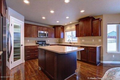 Kitchen W/Walk-In Pantry