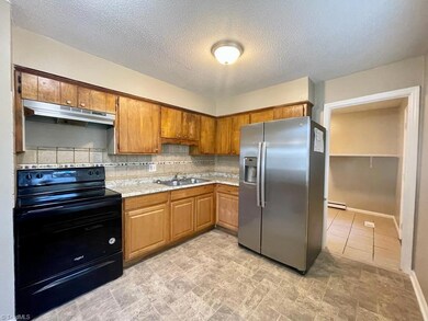 1312 W Meadowview Rd, Greensboro, NC 27403 - photo 5