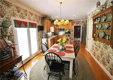 5201 Woodberry Forest Rd, Greensboro, NC 27406 - photo 7