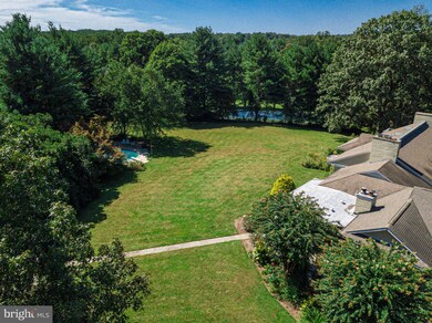 12066 Wetherfield Ln, Potomac, MD 20854 - photo 3