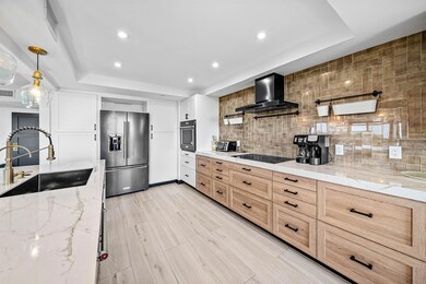 2427 Presidential Way unit 802, West Palm Beach, FL 33401 - photo 5