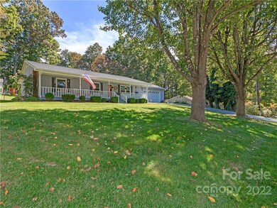159 Atwood Dr, Hendersonville, NC 28792 - photo 2